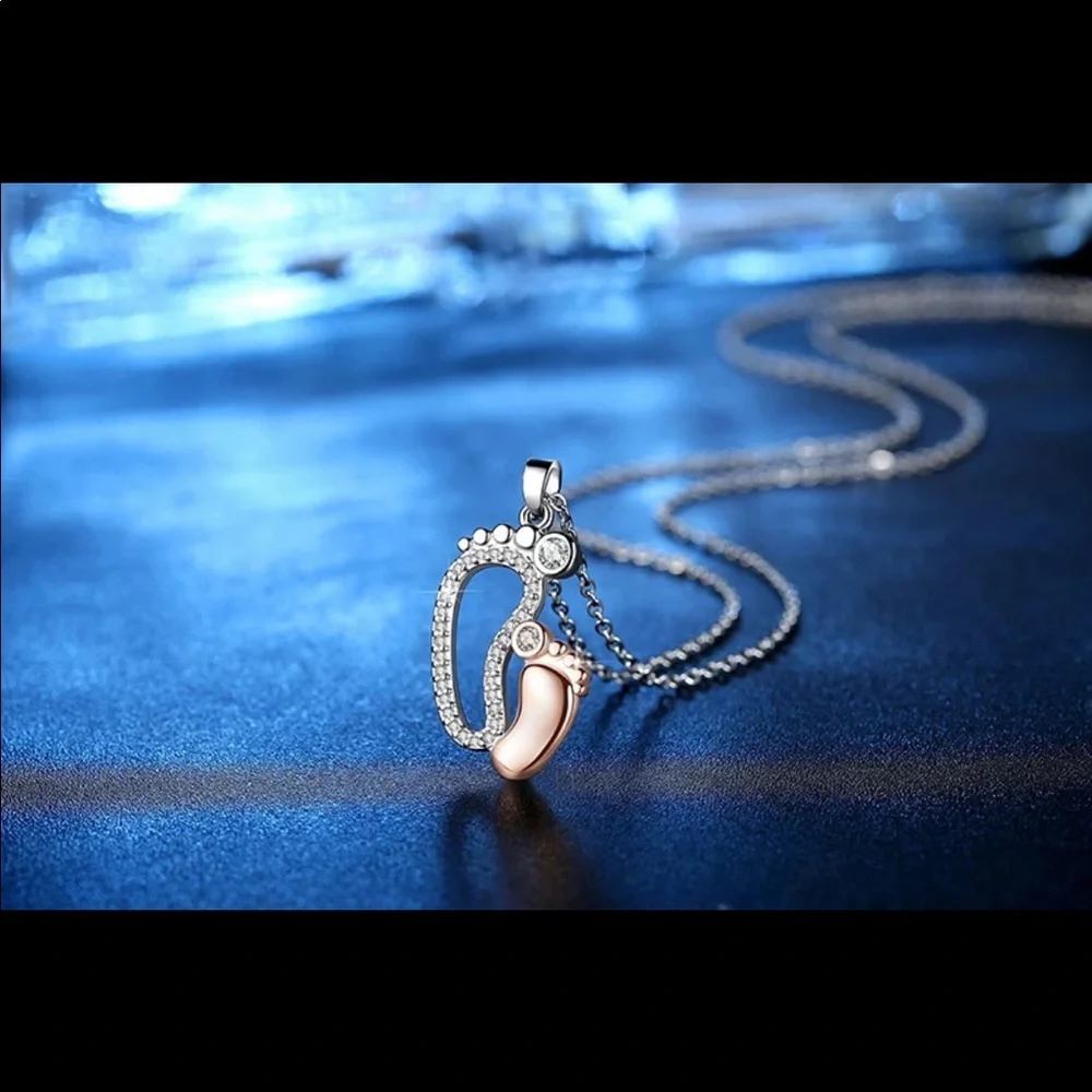 NEW Foot Shape Pendant Necklace - Picture 3 of 3